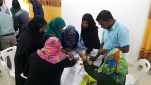 ހުރިހާ ކުދިން ޝާމިލް ކޮށްގެން ތަޢުލީމު ފޯރުކޮށްދޭނެ ގޮތްތައް އުނގަންނައިދިނުމަށް، ދަރަވަންދޫގައި އިއްޔެ ފެށި ވޯކުޝޮޕުގެ ތެރެއިން.-- ފޮޓޯ: އެންއައިއީ