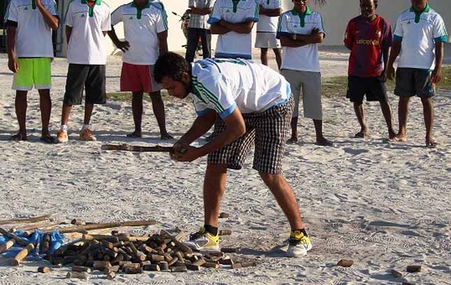 ސިވިލް ސާވިސް ދުވަސް ފާހަގަކުރުމަށް އާއިލީ ހަވީރެއް ބާއްވަނީ