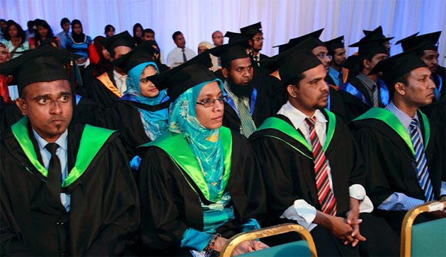 ވިލާ ކޮލެޖުން އެއާކްރާފްޓް އިންޖިނިއަރިން ސްކޫލެއް އަޅަނީ