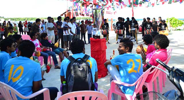 ފުޓްބޯޅަ ޓީމަށް ހޫނު މަރުހަބާއެއް ކިޔައިފި