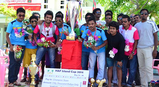 ފުޓްބޯޅަ ޓިމަށް މަރުހަބާ ކިޔަނީ