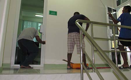 ބ. އަތޮޅު ކައުންސިލް އިދާރާގައި މުވައްޒަފުން ކުލަލަނީ -- ފޮޓޯ / ކައުންސިލް އިދާރާ