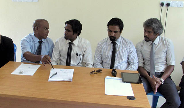 އަތޮޅު ކައުންސިލަރުން ހަފްތާއަކު ދެ ދުވަހު އޮފީހަށް ނުކުންނަން ބާރުލިބިދޭ ހުށަހެޅުމެއް ފާސްކޮށްފި