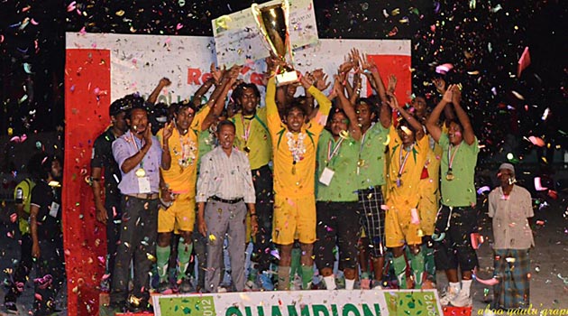 2012 ވަނަ އަހަރު ގޮއިދޫ ޓީމުޗެމްޕިއަން ޓްރޮފީއާއެކު