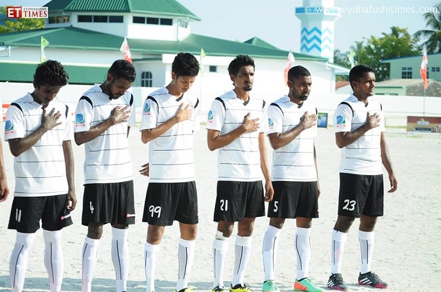 ފެހެންދޫއާއި ދޮންފަނު ބައްދަލުކުރި މެޗު ފެށުމުގެ ކުރިން – އީޓީ ފޮޓޯ: ނައުޝަލް
