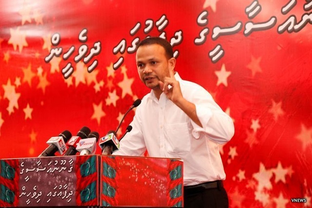 ”ވެރިކަމަށް ކުރިމަތިލާނެހެން ހީވާ ފަރާތްތައް ދަނީ ފަޓާސްބަރިއެއްހެން ދުއްވާލަމުން“