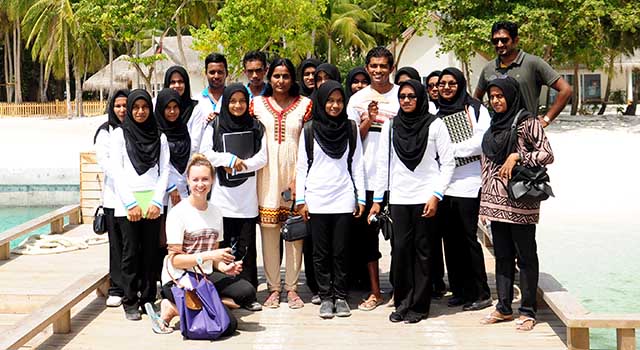 ބ. އަތޮޅު ތައުލީމީ މަރުކަޒުގެ ގްރޭޑް 12 ގެ ދަރިވަރުން އަމަލީ ތަޖްރިބާ ހޯދުމަށް އަމިއްލަފުށީ ރިސޯޓަށްކުރި ދަތުރުގެ ތެރެއިން