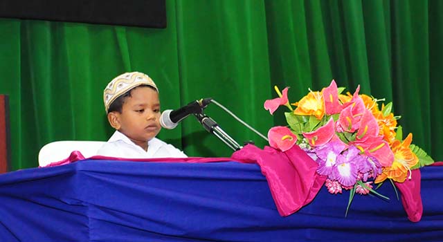 އޭދަފުށީ ކައުންސިލުން ބާއްވާ ގުރުއާން މުބާރާތުގައި ދަރިވަރަކު މިއަދު ހަވީރު ކިޔަވަނީ. މި ުބާރާރުގައި 50 އަށްވުރެ ގިނަ ކުދިން ވާދަކުރޭ