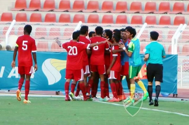 ހަމްޒާ ގޯލުޖެހުމަށްފަހު ޓީމާއެކު އުފާފާޅުކުރަނީ - ފޮޓޯ: އެފްއޭއްމް