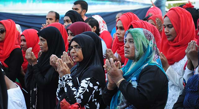 މިނިވަން 50 ފާހަގަ ކުރުމަށް މިއަދު ހަވީރު އޭދަފުށީގައި ބޭއްވި ހިނގާލުމުގެ ތެރެއިން. މި ހިނގާލުމުގައި ރެކޯޑް އަދަދަކަށް މީހުން ބައިވެރިވި