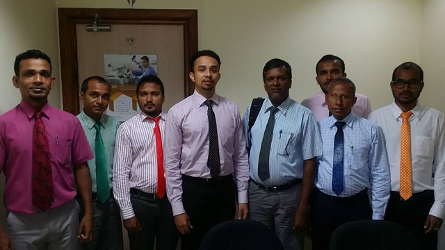 ބ. އަތޮޅު ހޮސްޕިޓަލުގެ ޓީމުން މިއަދު ހެނދުނު ލަންކާގެ މެޑިކަލް އެސޯސިއޭޝަނަށް ޒިޔާރަތްކޮށް އެތަނުގެ އޮނަރަރީ ސެކްރެޓަރީ އާ ބައްދަލުކުރަނީ