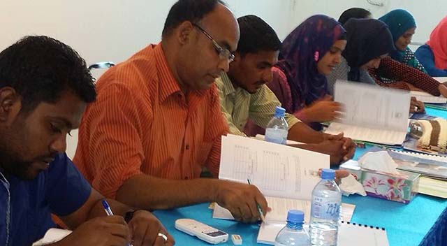 އެޗްޕީއޭ އިން އަތޮޅު ހޮސްޕިޓަލާ ގުޅިގެން އިއްޔެ ފެށި ވޯކް ޝޮޕްގެ ތެރެއިން – ފޮޓޯ / އަތޮޅު ހޮސްޕިޓަލް