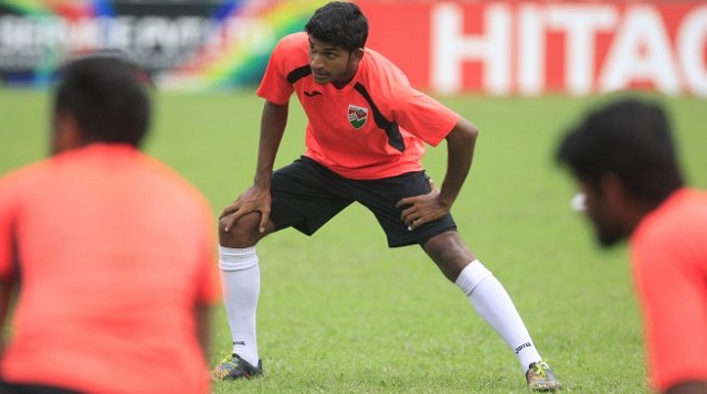 އަންކޮ ގައުމީ ޓީމާ އެކު ފަރިތަކުރަނީ. –ހަވީރު ފޮޓޯ: މުހައްމަދު ޝަރުހާން