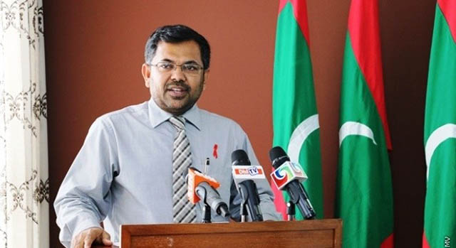 ޓޫރިޒަމް މިނިސްޓަރު މޫސާ ޒަމީރު. ބައޮސްފިއާ ރިޒާވްގެ ޕްރޮމޯޓްކުރުމުގައި ރިސޯޓްތަކުގެ އެއްބާރުލުން މިހާރަށްވުރެ އިތުރުކުރަންޖެހޭ ކަމަށް މިނިސްޓަރު ވިދާޅުވި. ސަން ފޮޓޯ/ ޔޫސުފް ސޮފްވާން