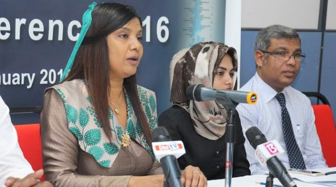 ޓީއާރުސީތަކުގެ ވީޑިއޯ ކޮންފަރެންސް ފެށުމަށް އިއްޔެ ބޭއްވި ރަސްމިއްޔާތުގައި މިނިސްޓަރު ވާހަކަ ދައްކަވަނީ-- ފޮޓޯ: އެޑިއުކޭޝަން މިނިސްޓްރީ