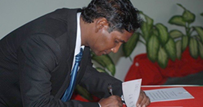 އޭދަފުށީ ކައުންސިލުގެ މެންބަރު ރިޒާ ސަސްޕެންޑް ކޮށްފި
