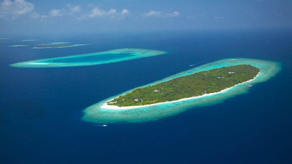 002950-24-island-aerial-kunfunadhoo