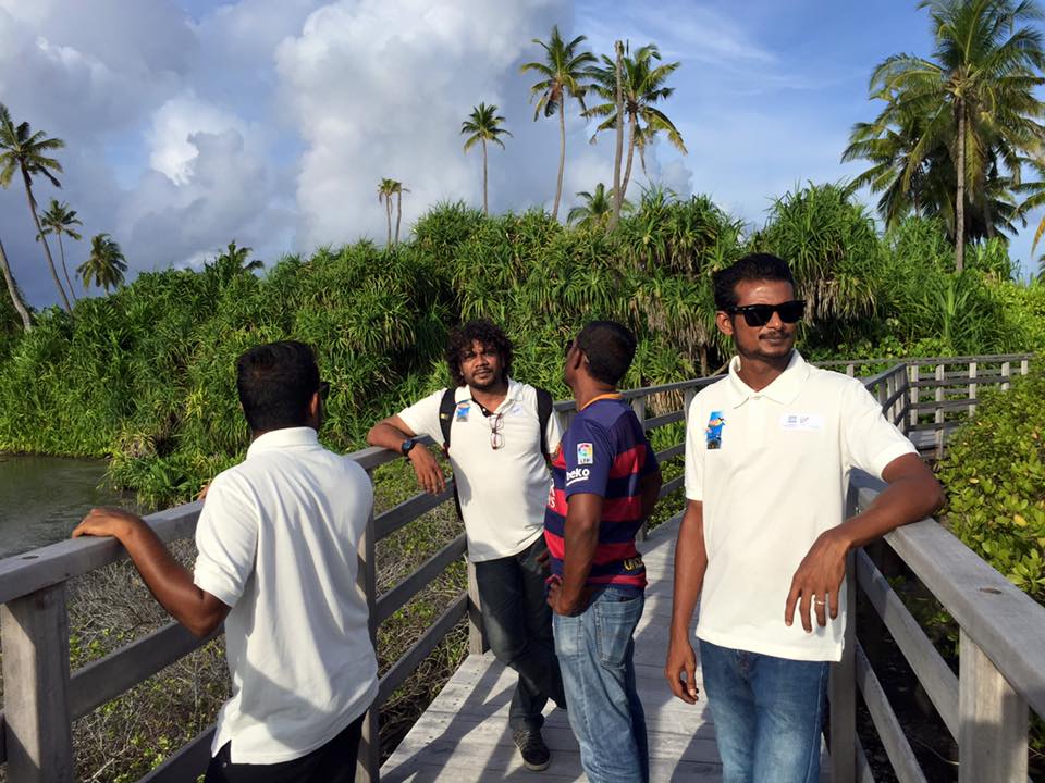 ބަޔޮސްފިއާ ރިޒާވު އޮފީހުގެ ޓީމު އައްޑު އަތޮޅުގައި ހިމާޔަތް ކޮށްފައިވާ އީދިގަލި ކިޅި ސަރަހައްދުގައި-- ފޮޓޯ / ބަޔޮސްފިއާ ރިޒާވް އޮފީސް