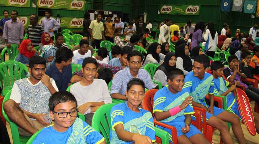 • ބެޑްމިންޓަން މުބާރާތުގެ ތެރެއިން. ބ. އަތޮޅު ތައުލީމީ މަރުކަޒުގެ ޓީމުތައްވަނީ ސެމީ ފައިނަލަށް ދަތުރުކޮށްފައި / ހަރުޝާ
