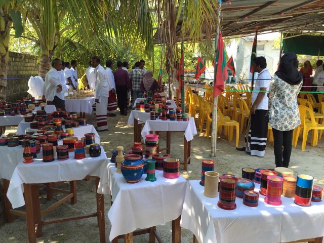 ތުޅާދޫގައި ހިންގި ލިޔެލާ ޖަހަން ދަސްކޮށްދޭ ކޯހުގެ ބައިވެރިންނަށް ސެޓިފިކެޓު ދީފި