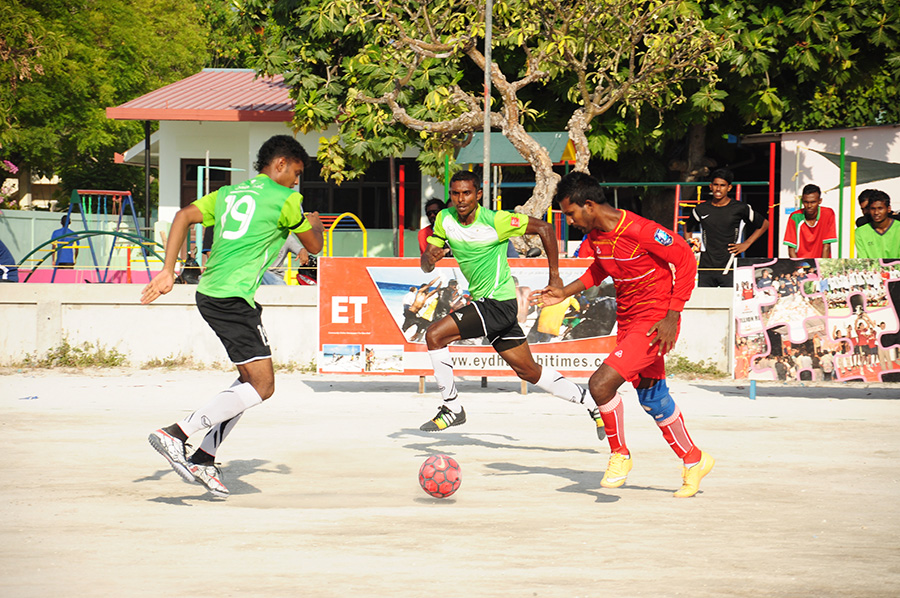 ފުރަތަމަ މެޗުތަކުން ސޮނެވާ އާއި ރޯޔަލް މޮޅުވެއްޖެ