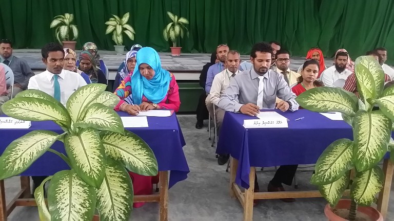 ގައުމަށް ހިޔާނާތްތެރިނުވާން ސަރުކާރު އޮފީސްތަކުގެ މުވައްޒަފުން ވައުދު ވެއްޖެ