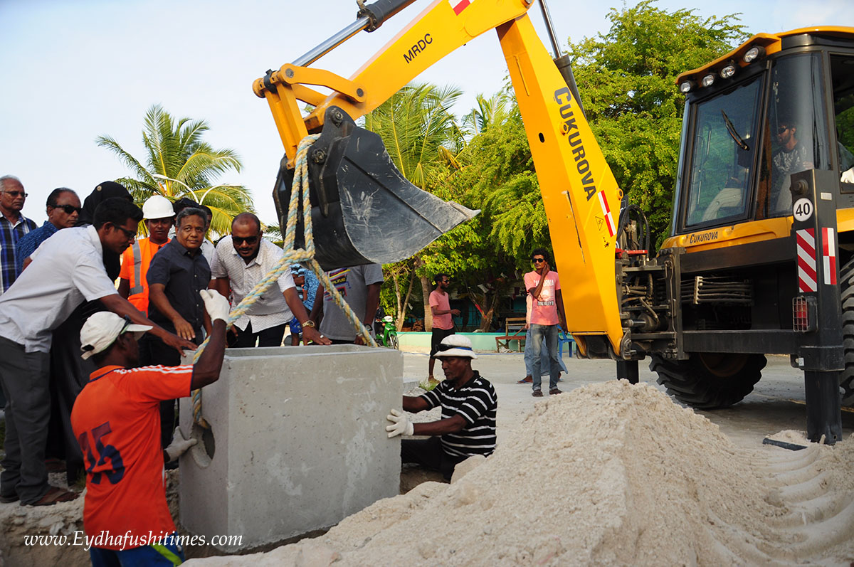 އޭދަފުށީ މަގުތަކުގައި ތާރު އެޅުމުގެ މަޝްރޫއު މިއަދު އިފްތިތާހު ކުރަނީ،-- އީޓީ ފޮޓޯ / ތޯރިގް އަބްދުއްރަހްމާން