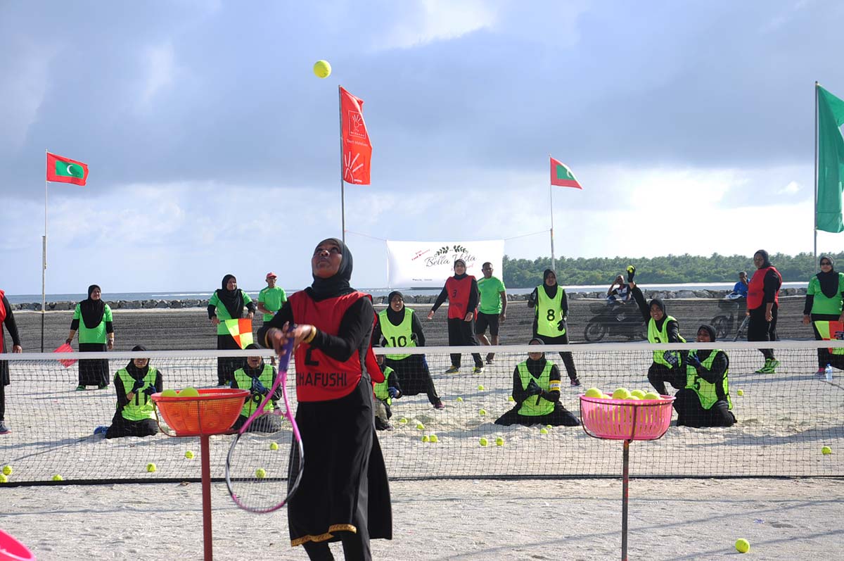 ބ އަތޮޅު ކައުންސިލް ބަށި މުބާރާތުގައި އޭދަފުއްޓާއި މާޅޮސް ބައްދަލުކުރި ސެމީ ފައިނަލް މެޗްގެ ތެރެއިން | އީޓީ ފޮޓޯ:ރާއިފް ޔޫސުފް