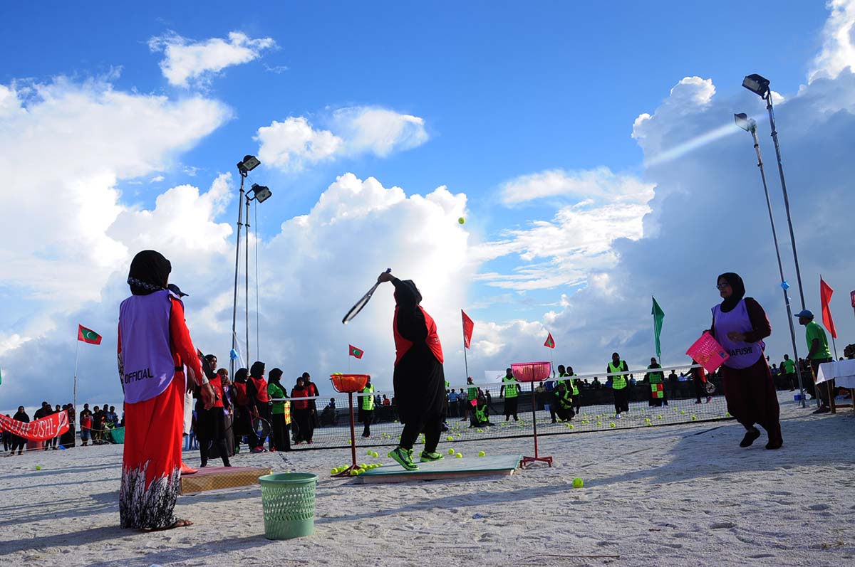 ބ އަތޮޅު ކައުންސިލް ބަށި މުބާރާތުގައި އޭދަފުއްޓާއި މާޅޮސް ބައްދަލުކުރި ސެމީ ފައިނަލް މެޗްގެ ތެރެއިން | އީޓީ ފޮޓޯ:ރާއިފް ޔޫސުފް