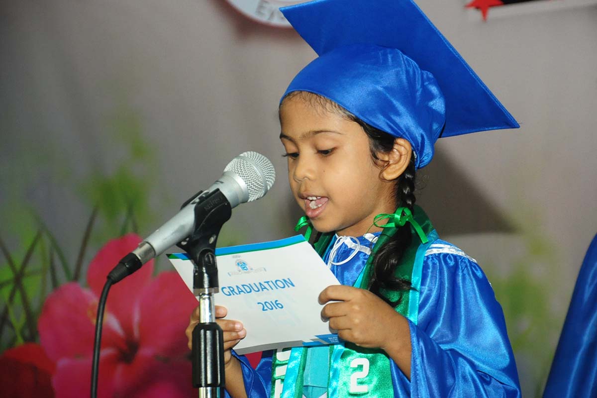 ބ. އަތޮޅު ތައުލީމީ މަރުކަޒުގެ ޔޫކޭޖީ ކުދިންގެ ގުރެޖުއޭޝަން ރަސްމިއްޔާތު. ފޮޓޯ: ތޯރިގް އަބްދުއްރަހްމާން / އީޓީ