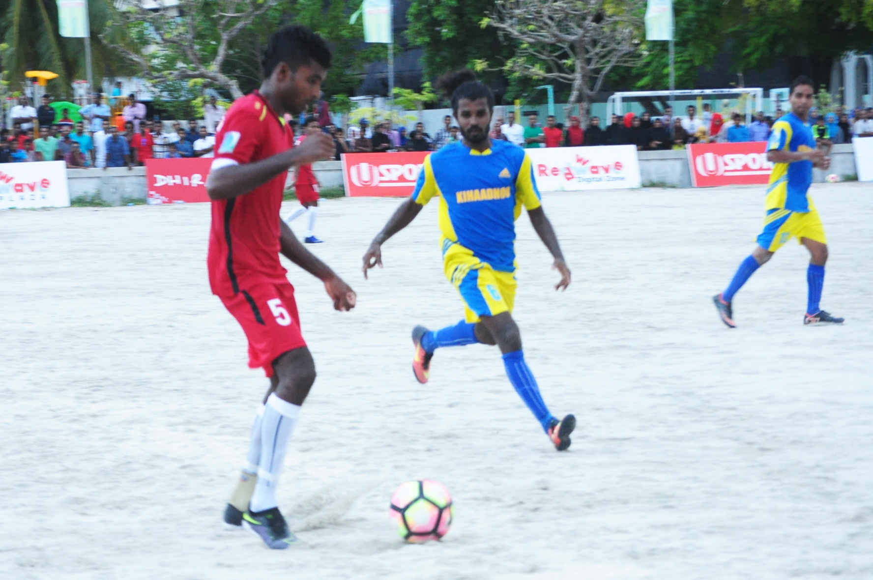 މިއަދު ހަވީރު ގޮއިދޫ އާއި ކިހާދޫ ބައްދަލުކުރި މެޗްގެ ތެރެއިން | އީޓީ ފޮޓޯ:ރާއިފް ޔޫސުފް