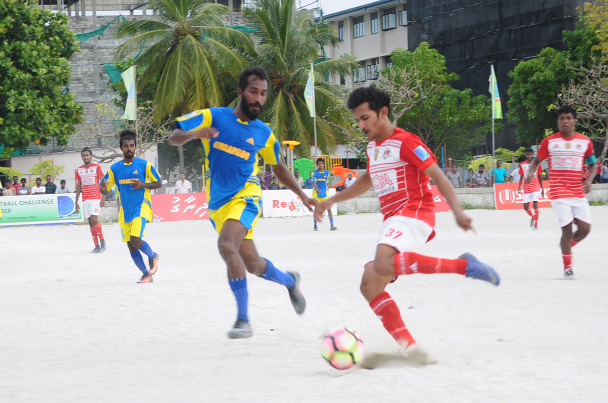 ބ އަތޮޅު ފުޓްބޯޅަ ޗެލެންޖުގައި އޭދަފުއްޓާއި ކިހާދޫ މިއަދު ބައްދަލުކުރި މެޗްގެ ތެރެއިން | އީޓީ ފޮޓޯ:ރާއިފް ޔޫސުފް