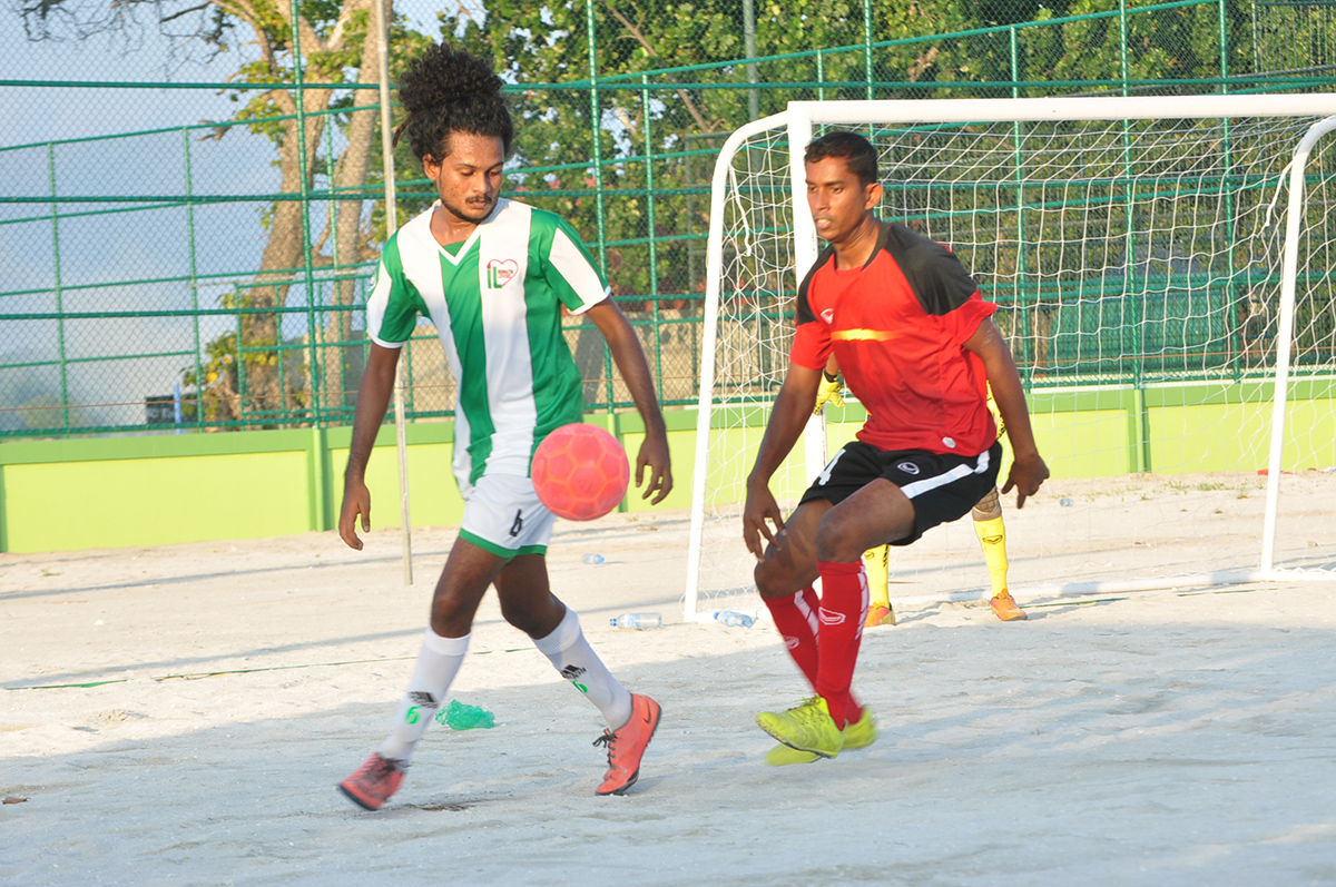 އިރުމަތި ލަވާރސް އާއި ކޮކޯޕާމް ބައްދަލުކުރި މެޗްގެ ތެރެއިން  | އީޓީ ފޮޓޯ:ރާއިފް ޔޫސުފް