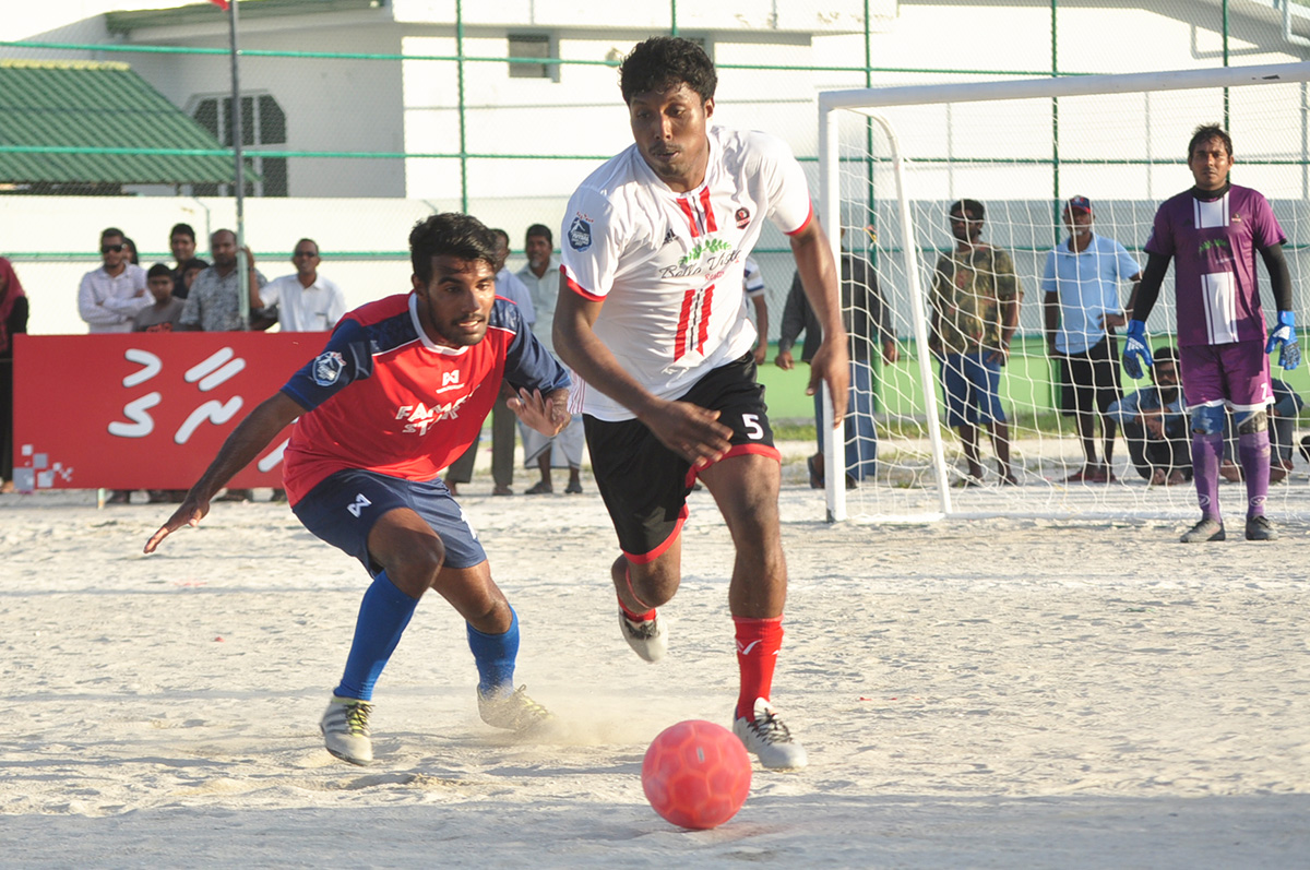 ކުއާޓާ ފައިނަލުގެ ދެވަނަ މެޗްގައި ފެއިމްސް ޔުނައިޓެޑް އަދި ކިންގްސް ޔުނައިޓެޑް ކުޅެނީ | އީޓީ ފޮޓޯ:ރާއިފް ޔޫސުފް