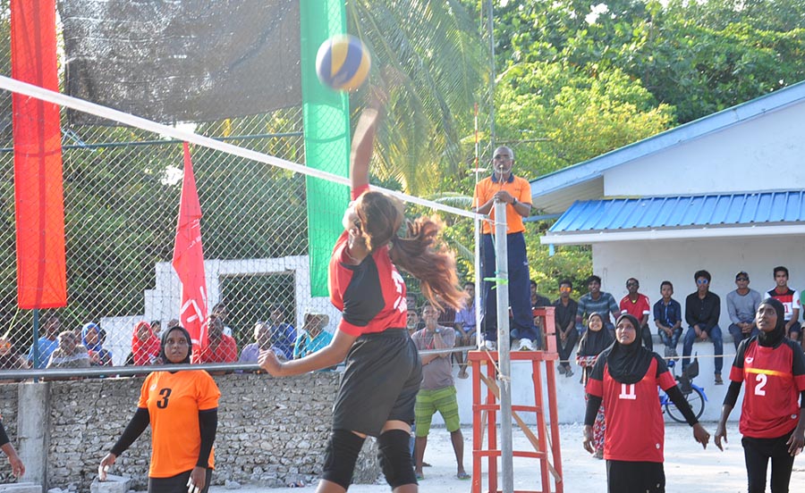 މާރެސް އަންހެން ވޮލީ މުބާރާތް ފަށައިފި