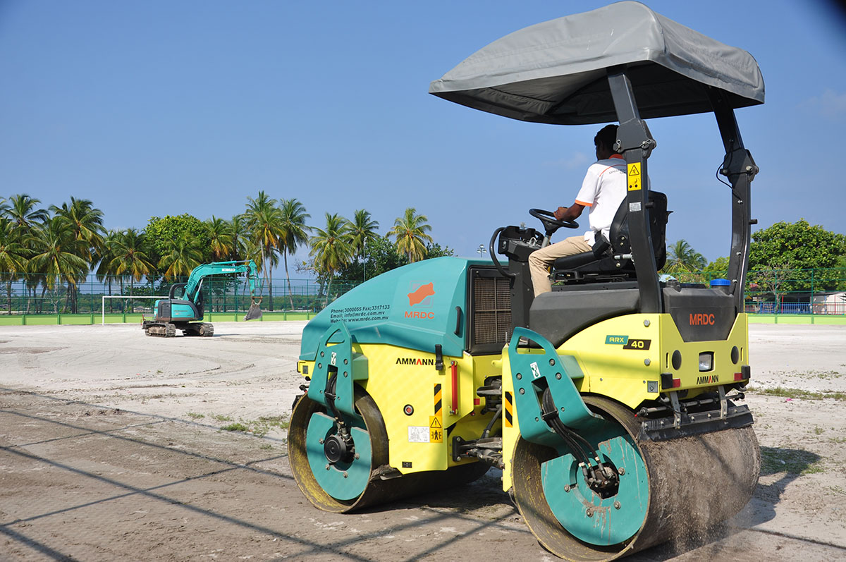 ފުޓްބޯޅަ ދަނޑު ލެވެލް ކުރުމުގެ މަސައްކަތް ފަށައިފި