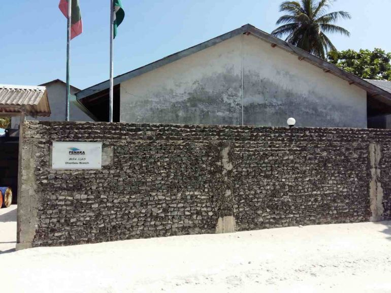 ދޮންފަނުން ކަރަންޓް ކެނޑޭތީ ރައްޔިތުން ރުޅިގަދަވެއްޖެ