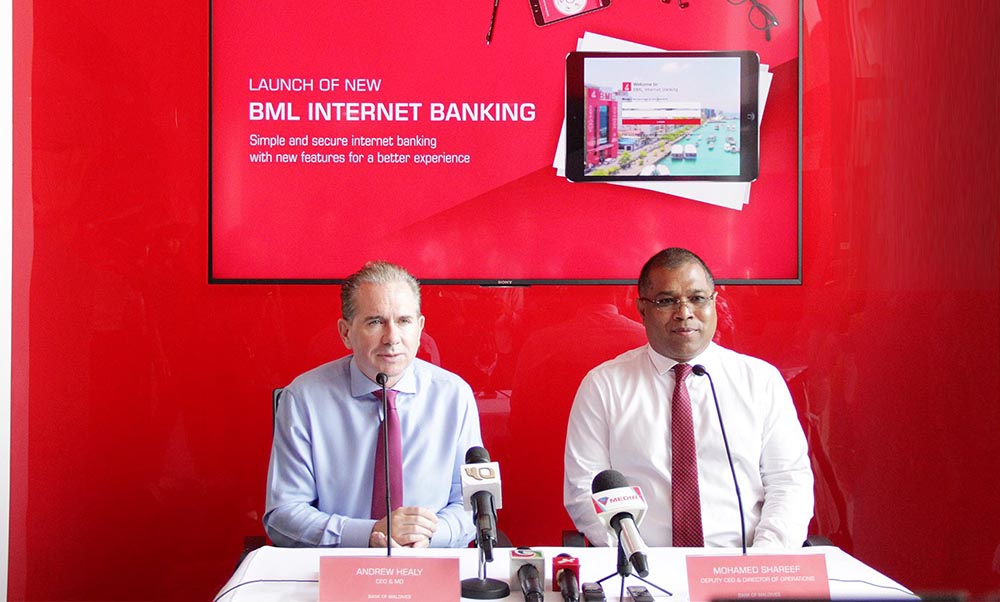 އިންޓަނެޓު ބޭންކިންއަށް ގެނެސްފައިވާ އާ ބަދަލުތަކުގެ މައުލޫމާތު ސީއީއޯ އެންޑްރޫ ހީލީ (ވ) އާއި ޑެޕިއުޓީ ސީއީއޯ ޝަރީފު މިއަދު ދެއްވަނީ