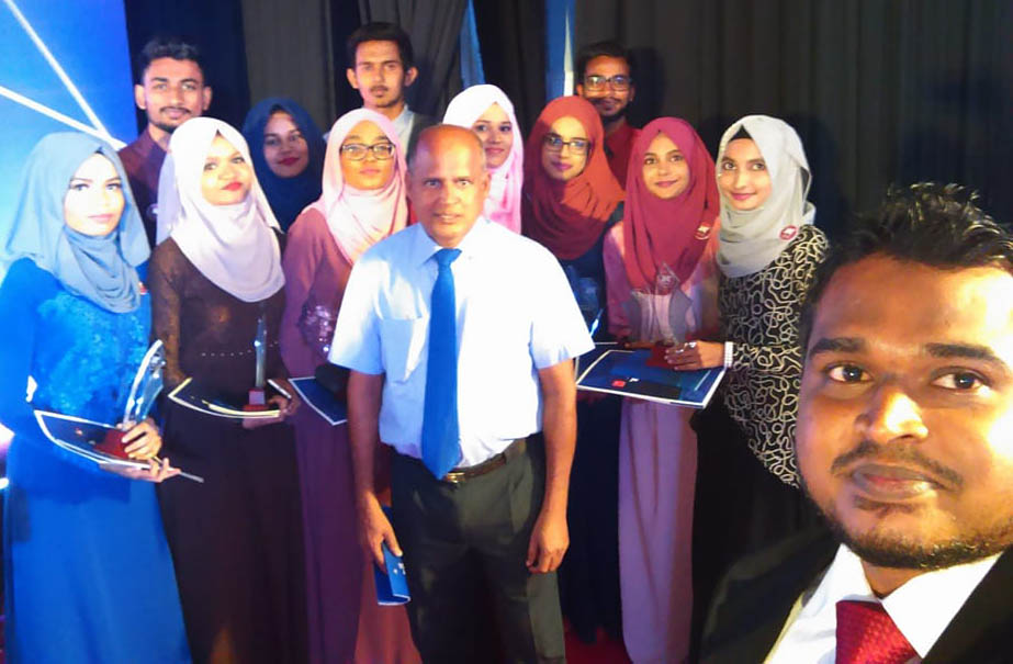 ތައުލީމީ މަރުކަޒުގެ 11 ދަރިވަރަކަށް ޓޮޕް އެޗީވާސް އެވޯޑް