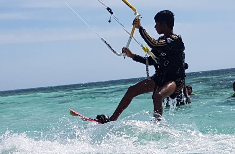 ކައިޓްސާފިން ހުނަރު ދައްކާލަން ހަންޓޭ ލަންކާގައި