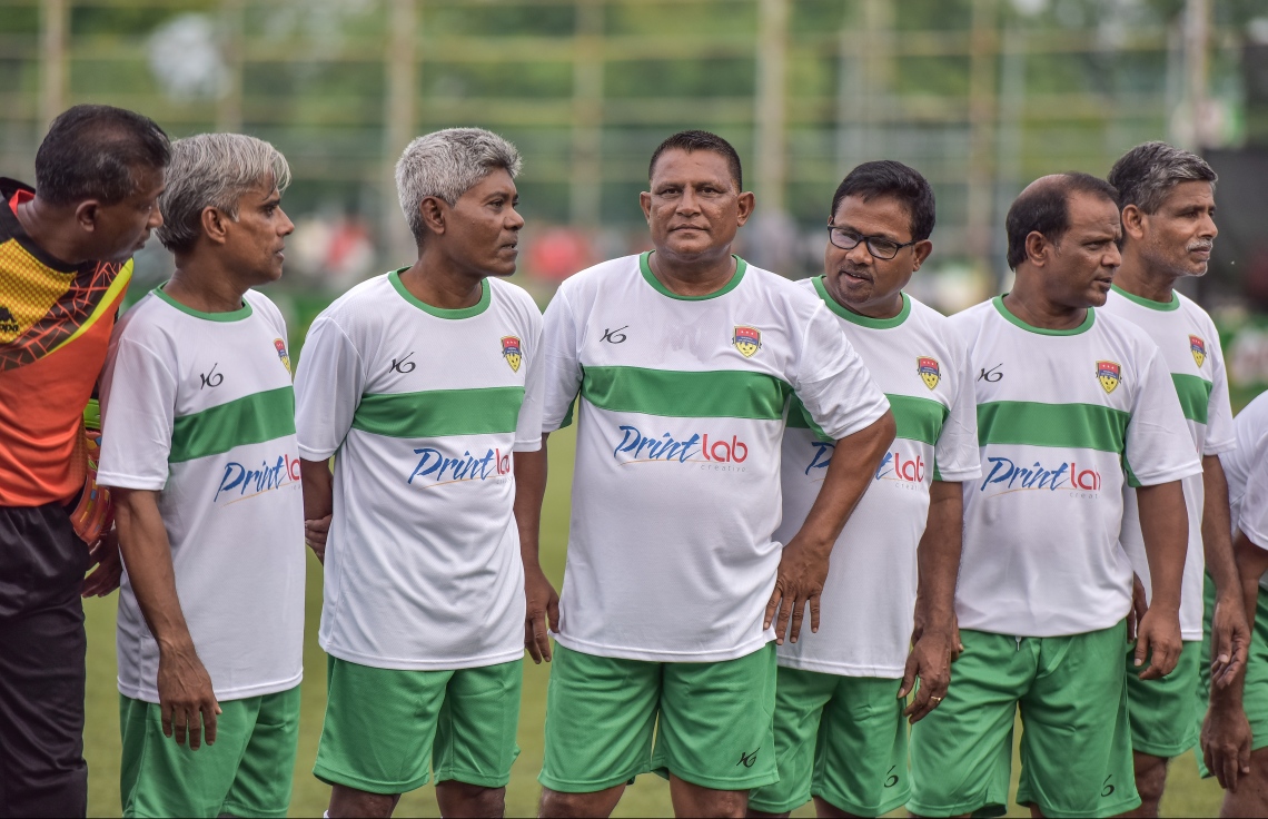 ކުރީގެ ފުޓްބޯޅަ ކުޅުންތެރިންގެ ޓީމެއް އޭދަފުއްޓަށް