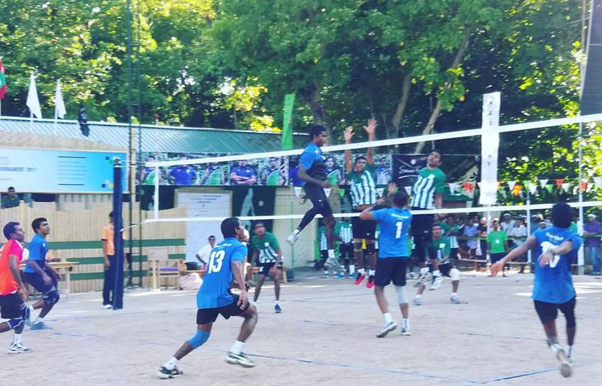 މިލައިދޫ އަތުން ޑުސިޓަށް މޮޅެއް
