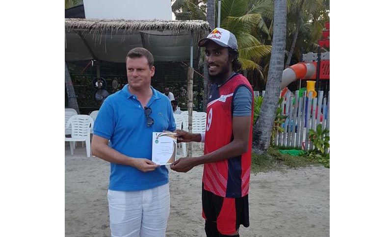 ފައިނަލުގެ ފުރަތަމަ ޖާގަ އަނަންތަރާ އަށް