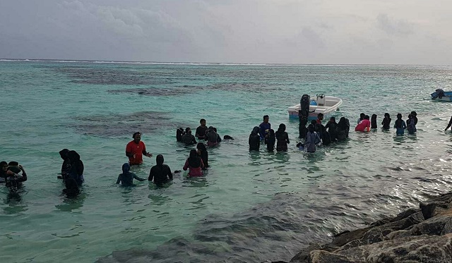 ތުޅާދޫ ސްކޫލުގެ ދަރިވަރުންނަށް ފުލުހުން ފަތަން ދަސްކޮށްދެނީ