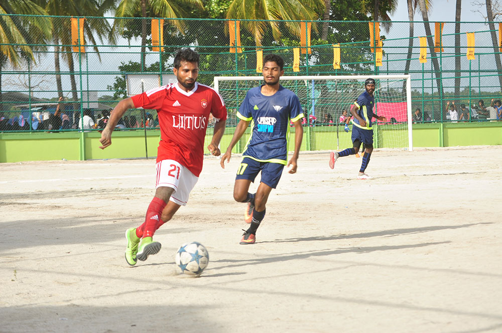 ހުސްސޮގުން އަދި ޔުނައިޓެޑް ވީ ސެމީ އަށް ، ޗެންޕިއަން އެމް.އޭ ޔުނައިޓެޑް ކަޓައިފި