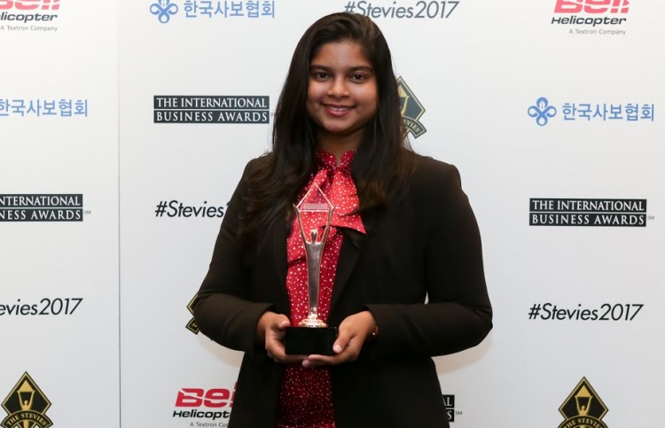 އިންޓަނޭޝަނަލް ބިޒްނަސްގެ ދެ އެވޯޑެއް އުރީދު އަށް