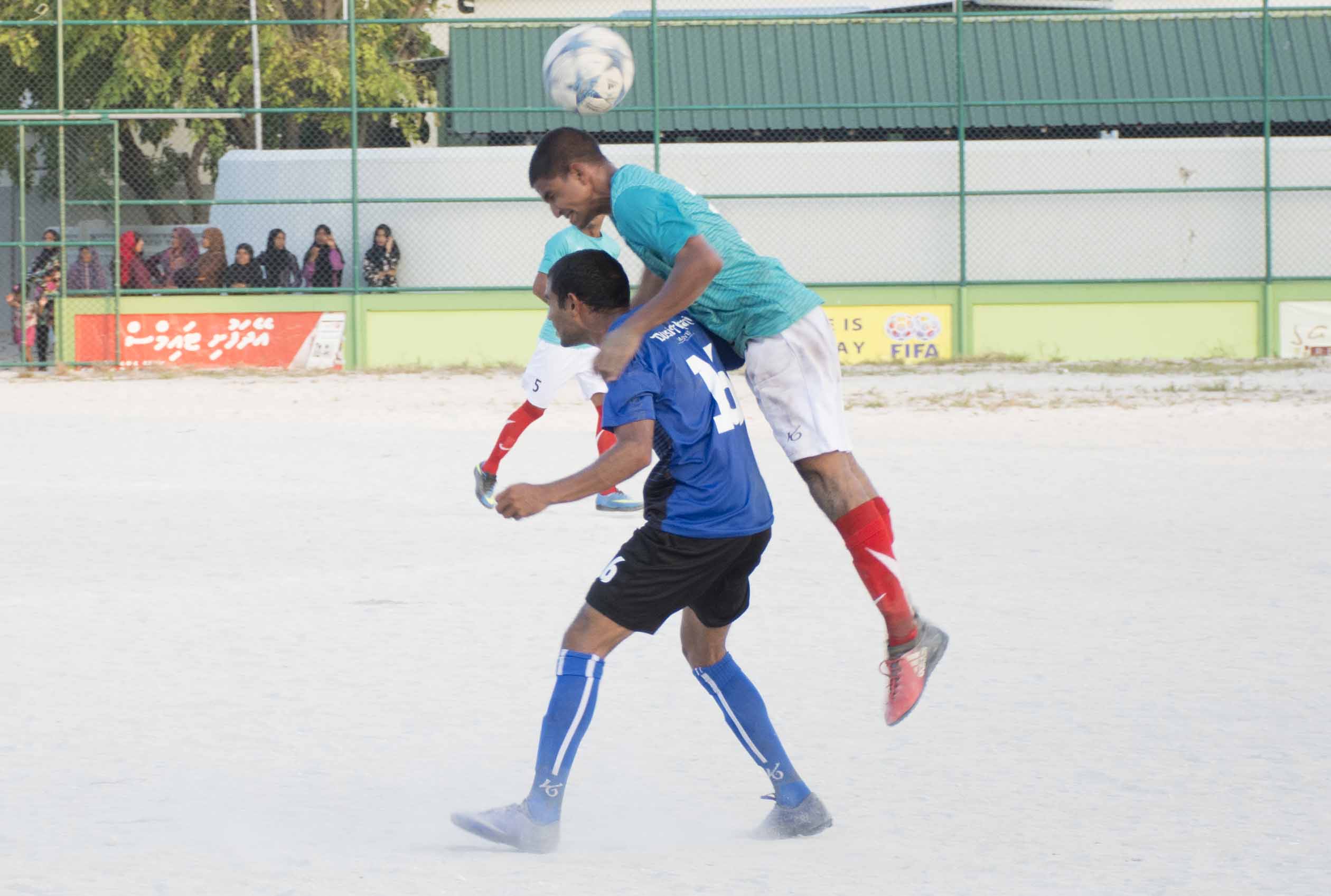 ޕެނަލްޓީން މިލައިދޫ ބަލިކޮށް ޑުސިޓް ފައިނަލަށް