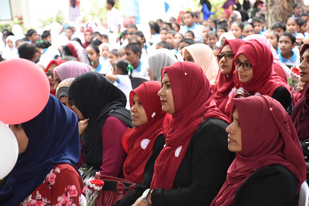 ޓީޗަރުންގެ ދުވަސް ކުލަގަދަކޮށް ފާހަގަކޮށްފި