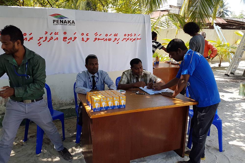 ކޮންމެ ގެ އަކަށް 5 ލެޑް ބޮކި ބަހަން ފަށައިފި