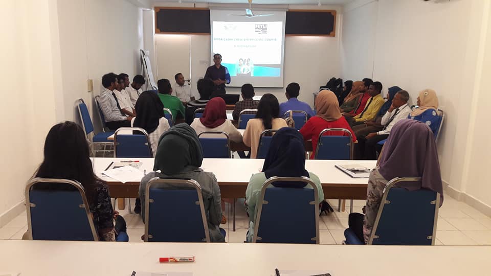 ކެބިން ކްރޫ ކޯސް ފަށައިފި